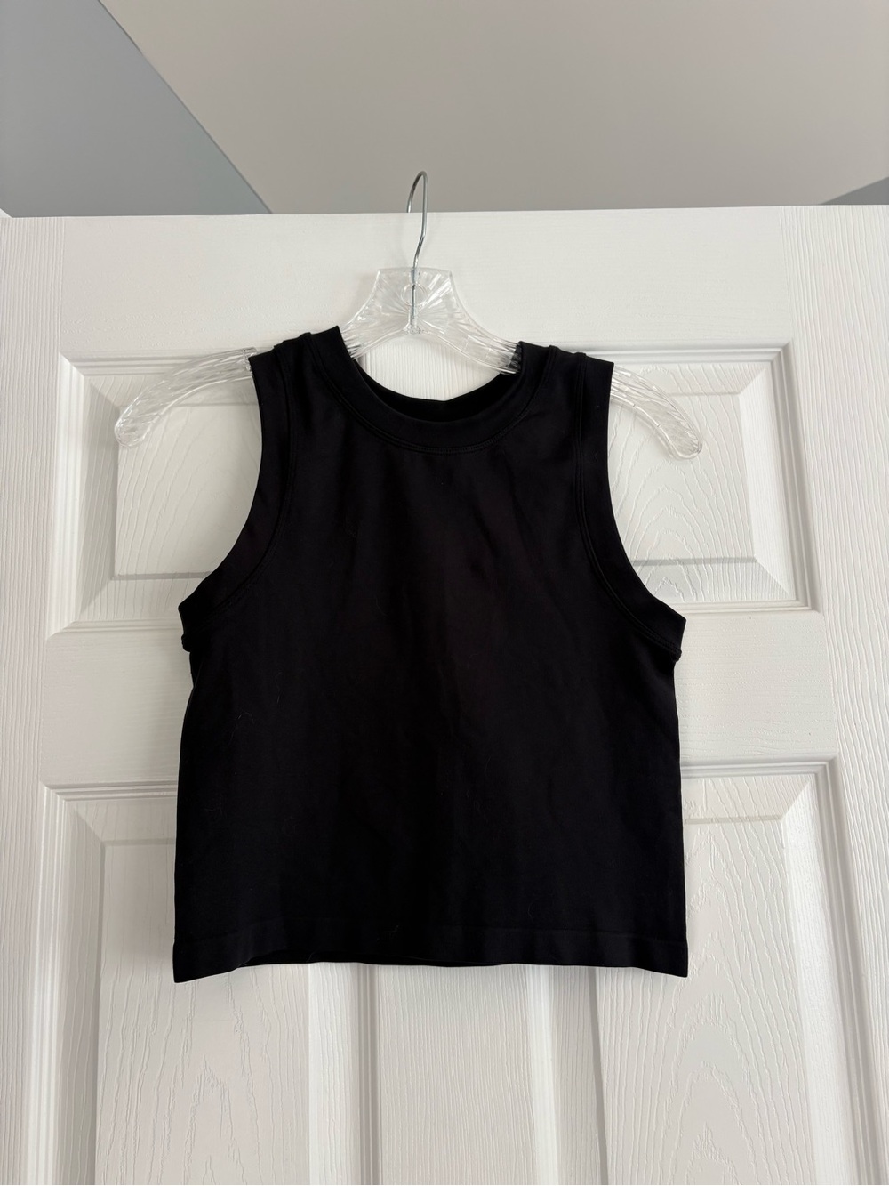 Black Sleeveless Crop Tank Top